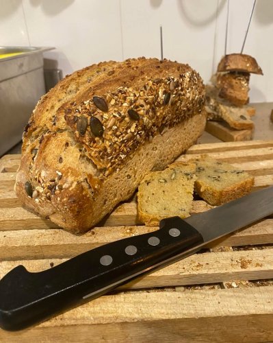 Carousel post from miditreizepontarlier.