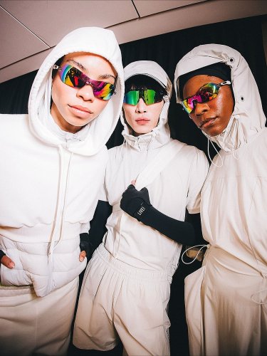 Carousel post from liveoficial.