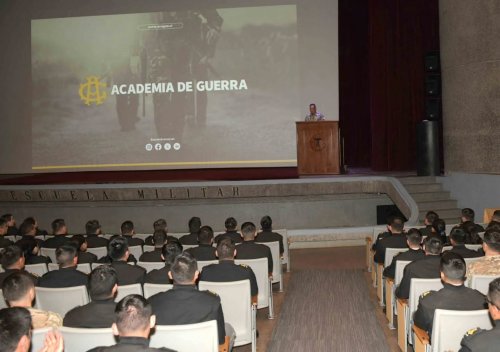 Carousel post from escuelamilitaroficial.