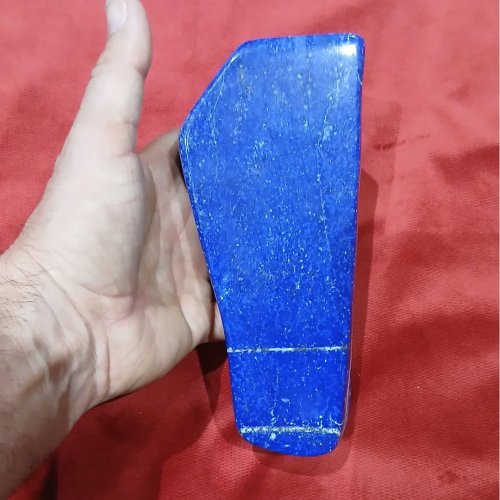 Carousel post from lemondemagiquedescristaux.