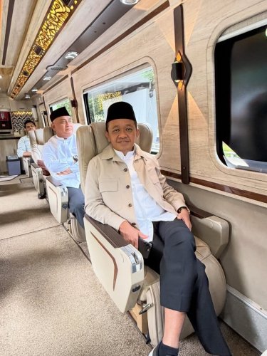 Carousel post from kabargolkar.