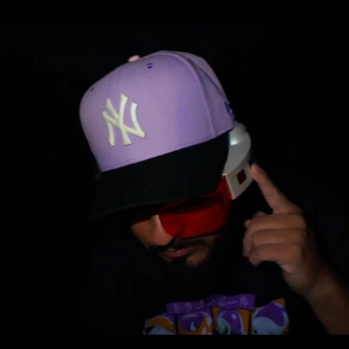 Carousel post from exclusive.fitted.