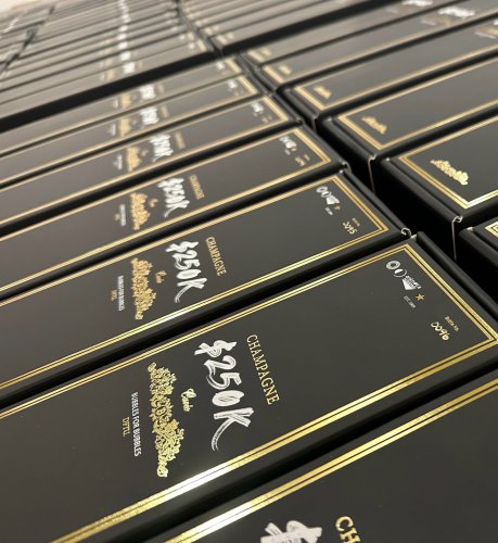 Carousel post from clubdvin.