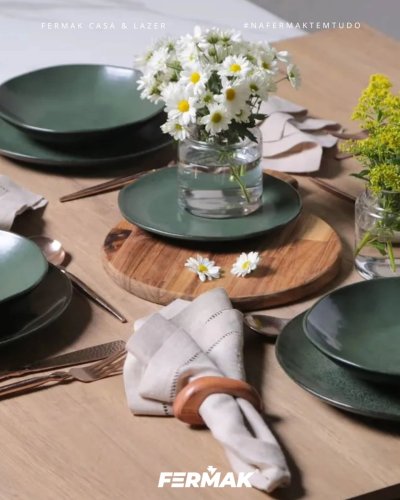 Carousel post from fermakoficial.