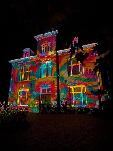 Carousel post from visitoirschot.