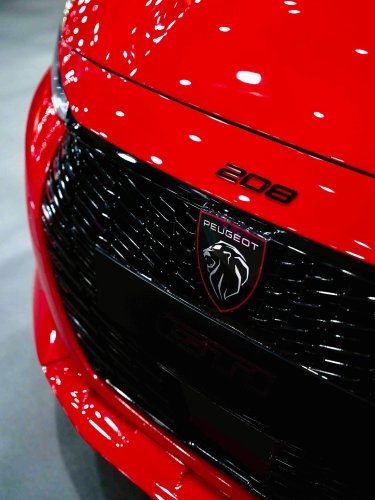 Carousel post from salonautolyon.