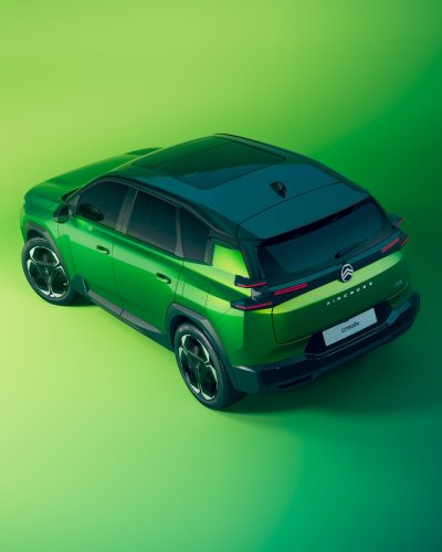 Carousel post from salonautolyon.