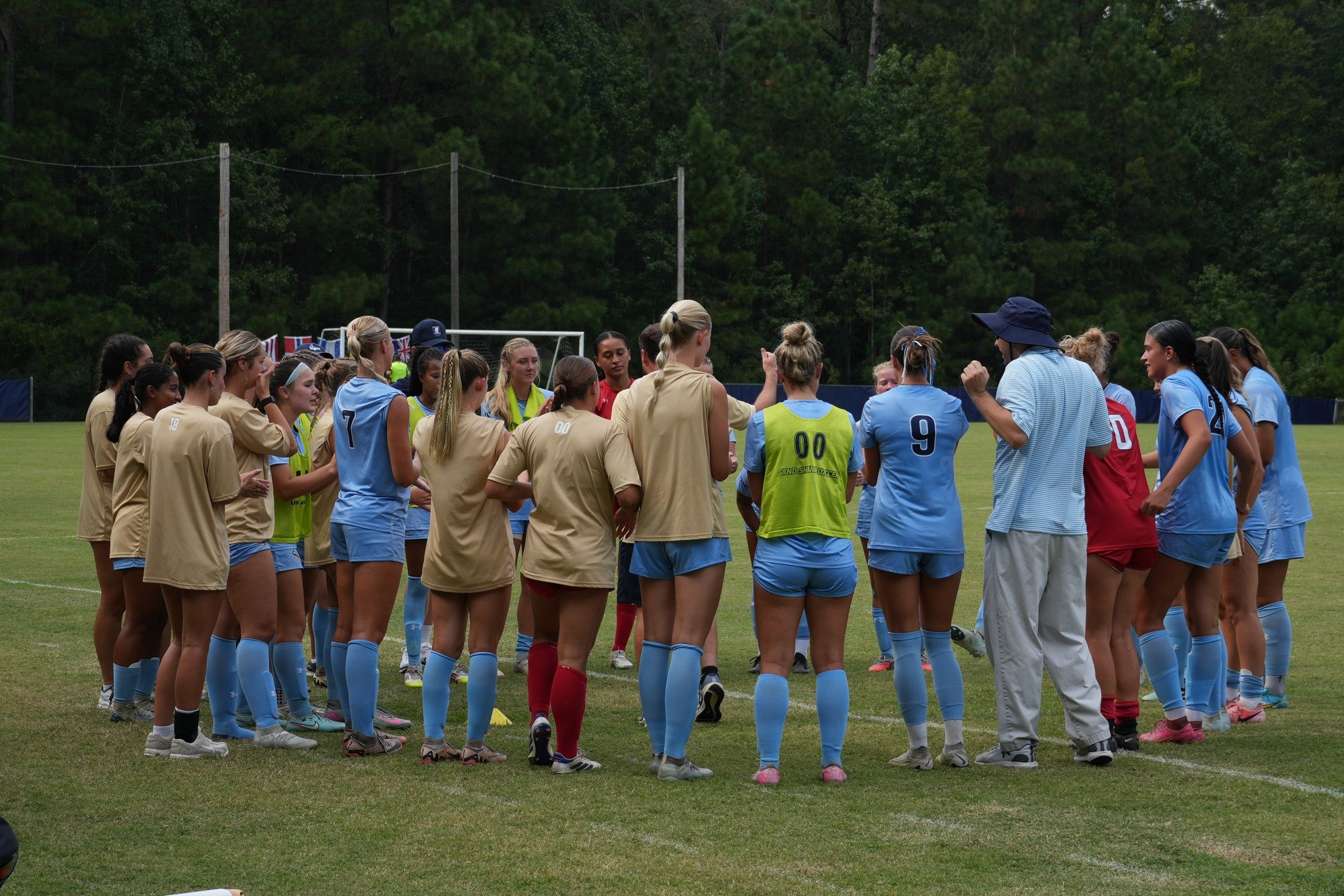 Carousel post from uscbsandsharks.