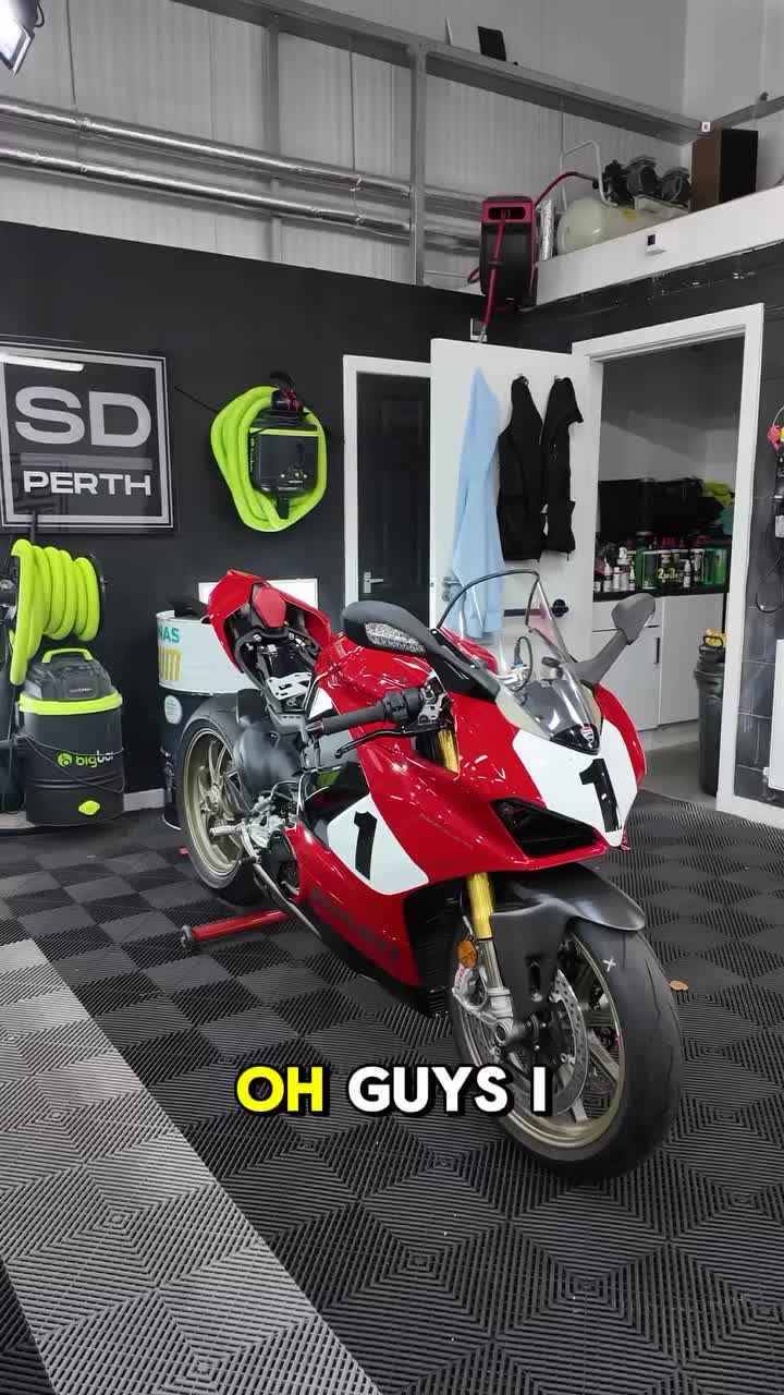 Video post from spotlessdetailing_group.