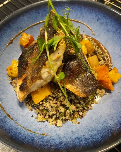 Carousel post from miditreizepontarlier.