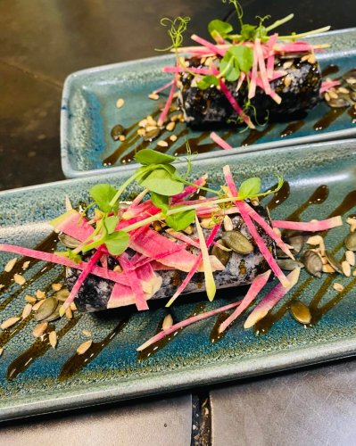 Carousel post from miditreizepontarlier.