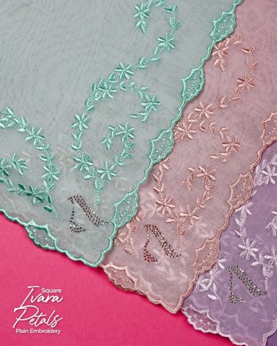 Carousel post from galeriariani.