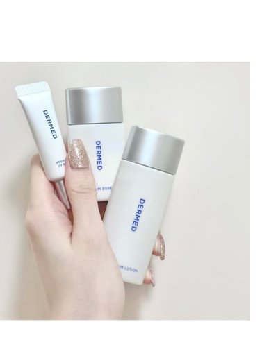 Carousel post from dermed_official.