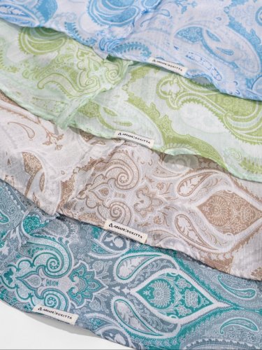 Carousel post from galeriariani.