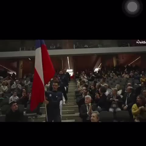 Carousel post from pelotavascachile.