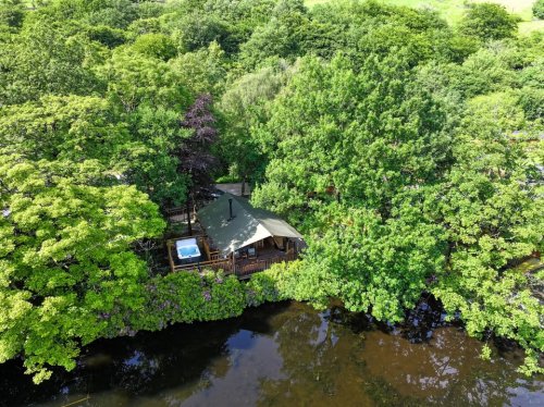 Carousel post from Dovestone Holiday Park.