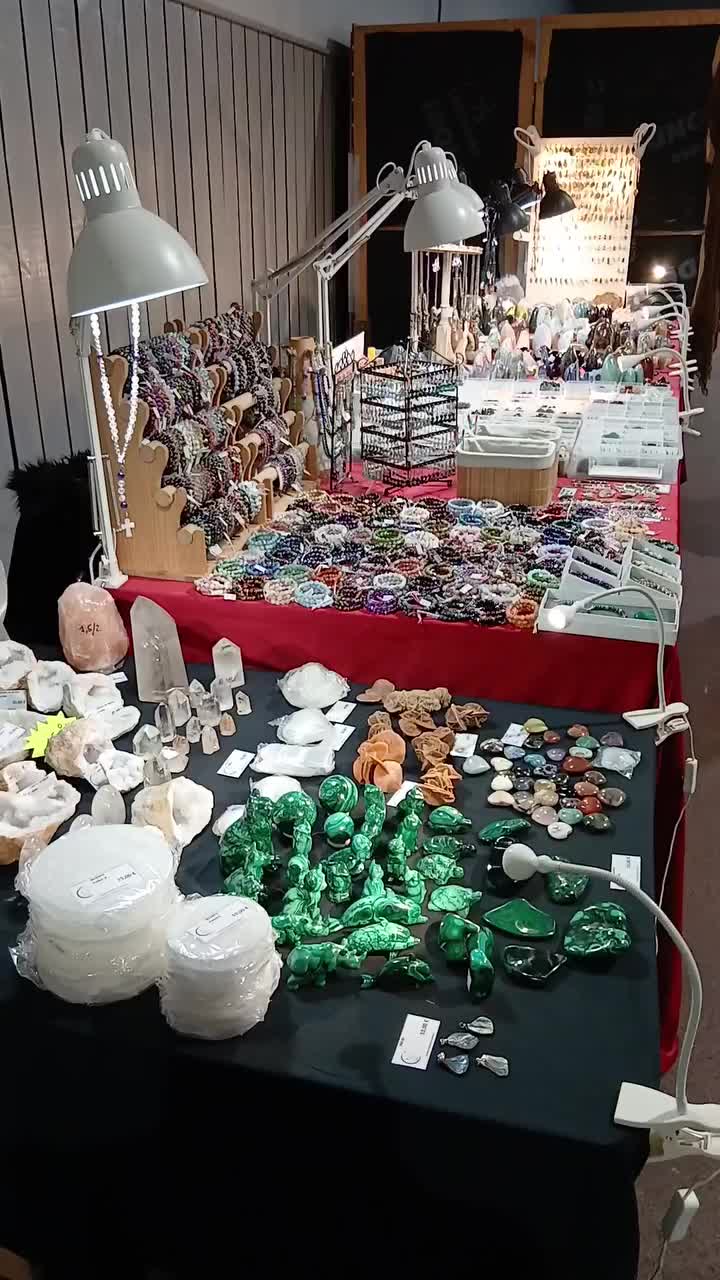 Video post from lemondemagiquedescristaux.