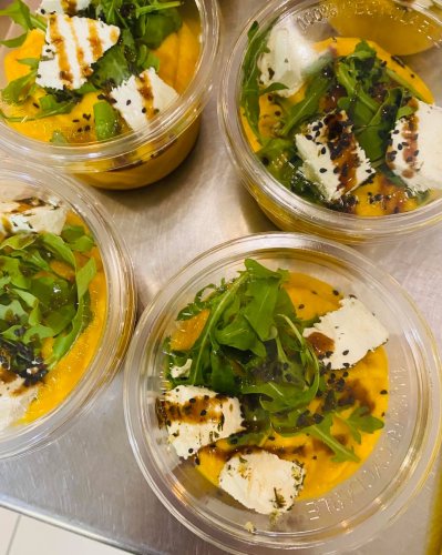 Carousel post from miditreizepontarlier.