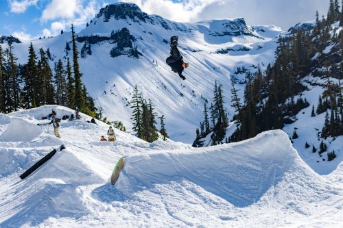 Carousel post from gnusnowboards.