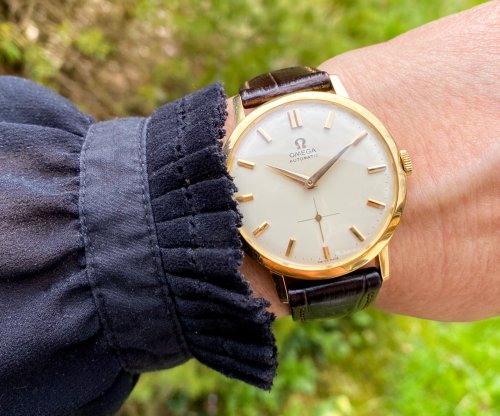 Carousel post from schoenesammleruhren.