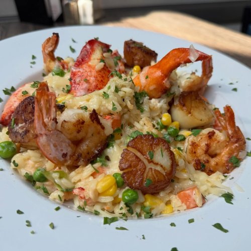 Photo post from laurasbarandgrill.