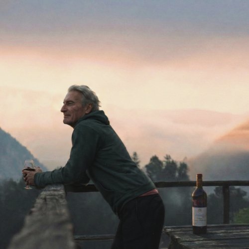 Carousel post from clubdvin.