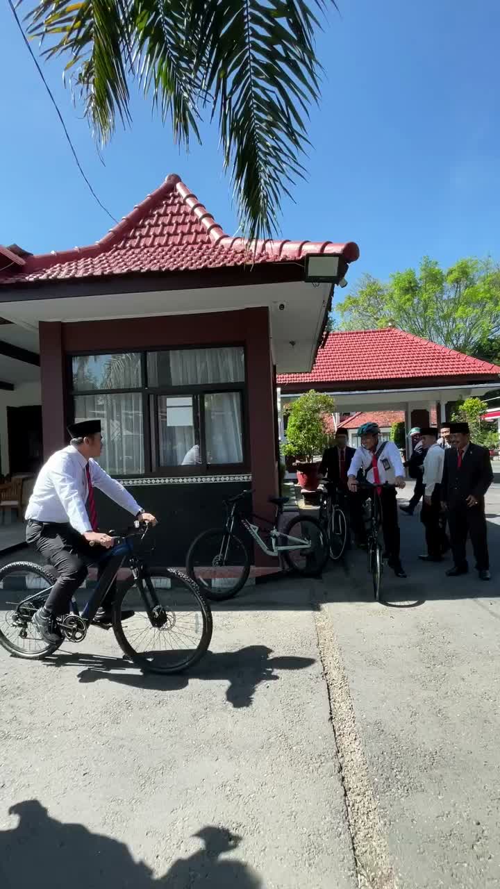 Video post from pemkotblitar.
