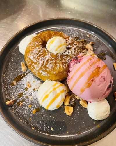 Carousel post from miditreizepontarlier.