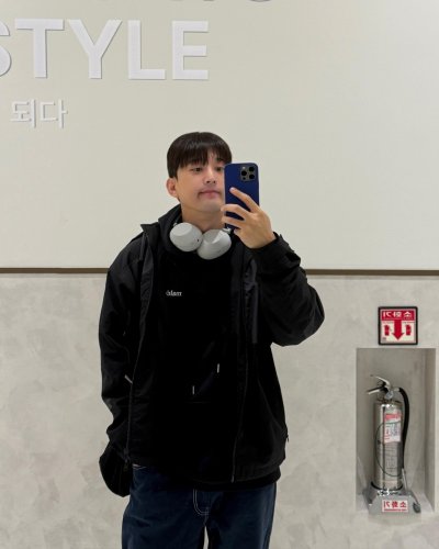 Carousel post from diary_oww.