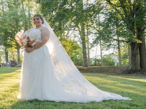 Carousel post from thecurvybridenj.