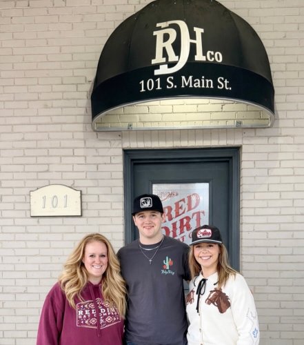 Carousel post from reddirthatco.