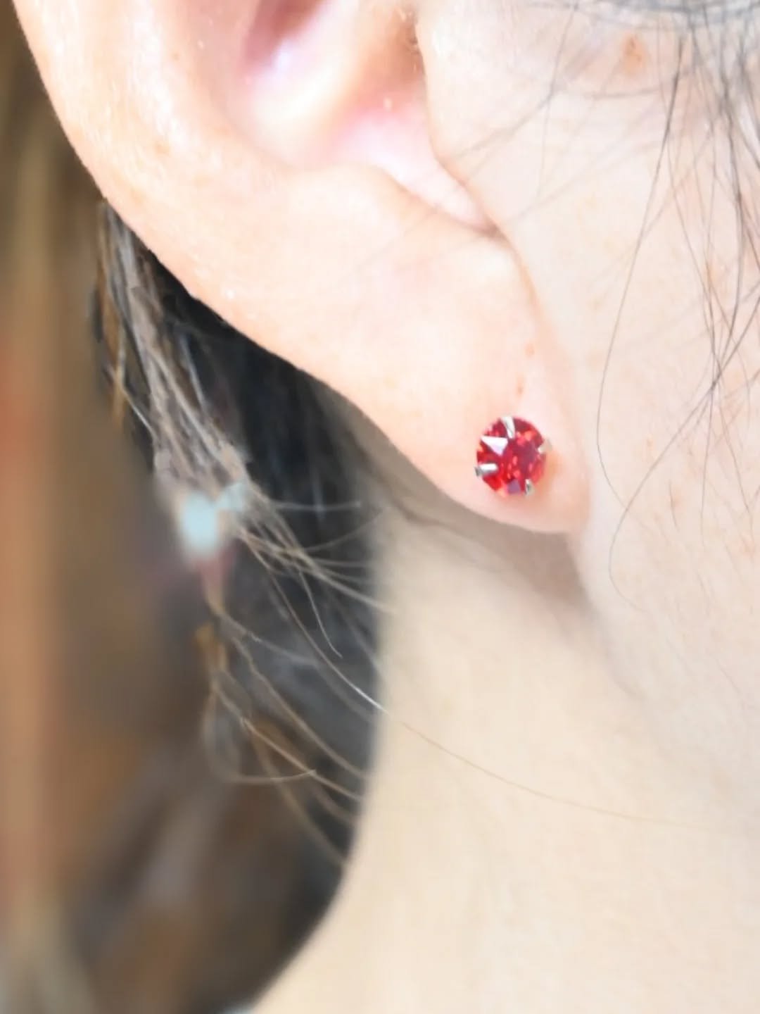 日本製ピアス K18ポスト キュービック 6mm 金属アレルギー対応ピアス