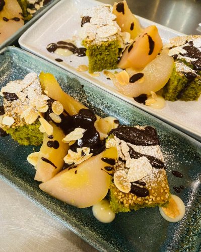 Carousel post from miditreizepontarlier.