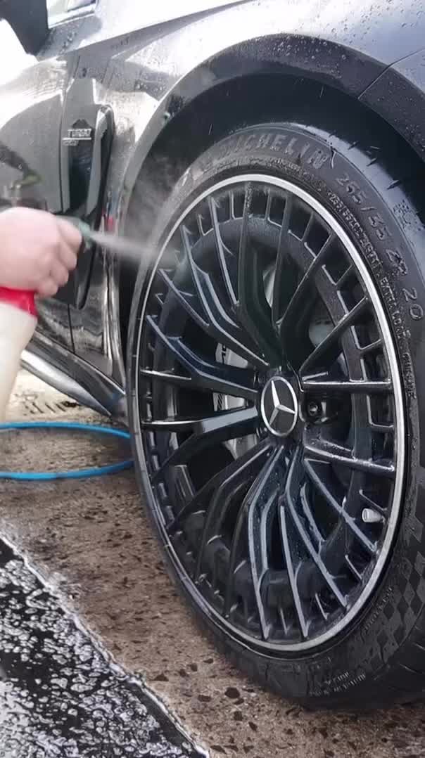 Video post from spotlessdetailing_group.