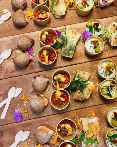 Carousel post from miditreizepontarlier.