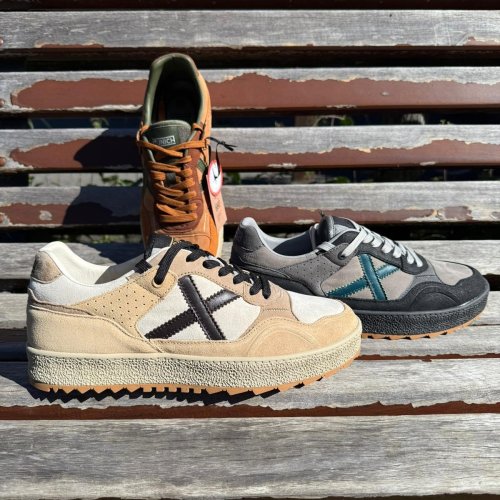 Carousel post from almareafootwear.