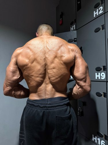 Carousel post from ph_gains.