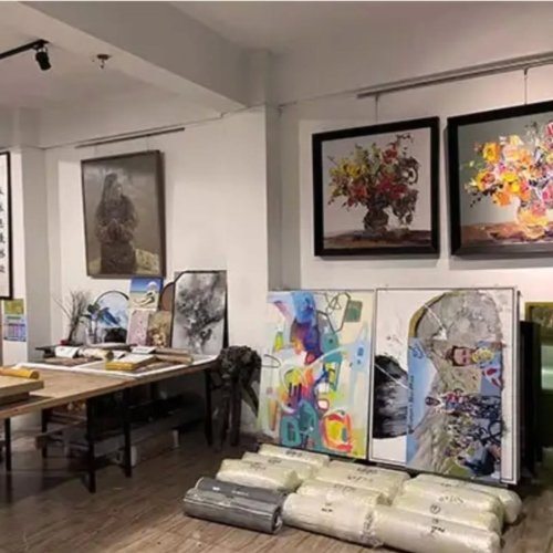 Carousel post from dc.artgallery.