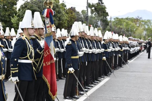 Carousel post from escuelamilitaroficial.