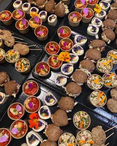 Carousel post from miditreizepontarlier.