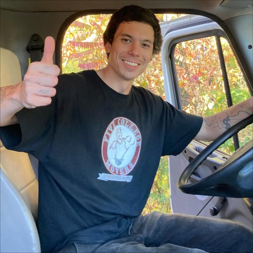 Carousel post from fivecollegemovers.