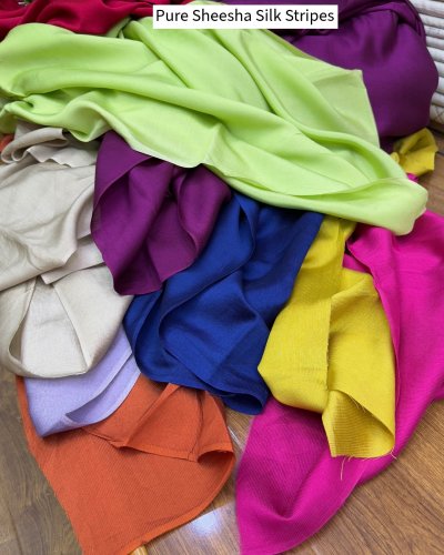 Carousel post from akbar_fabrics_.