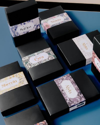 Carousel post from galeriariani.