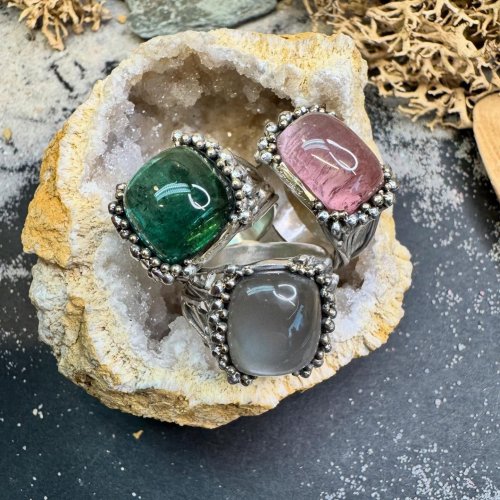 Carousel post from sylviemajerova.