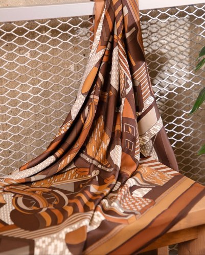 Carousel post from galeriariani.