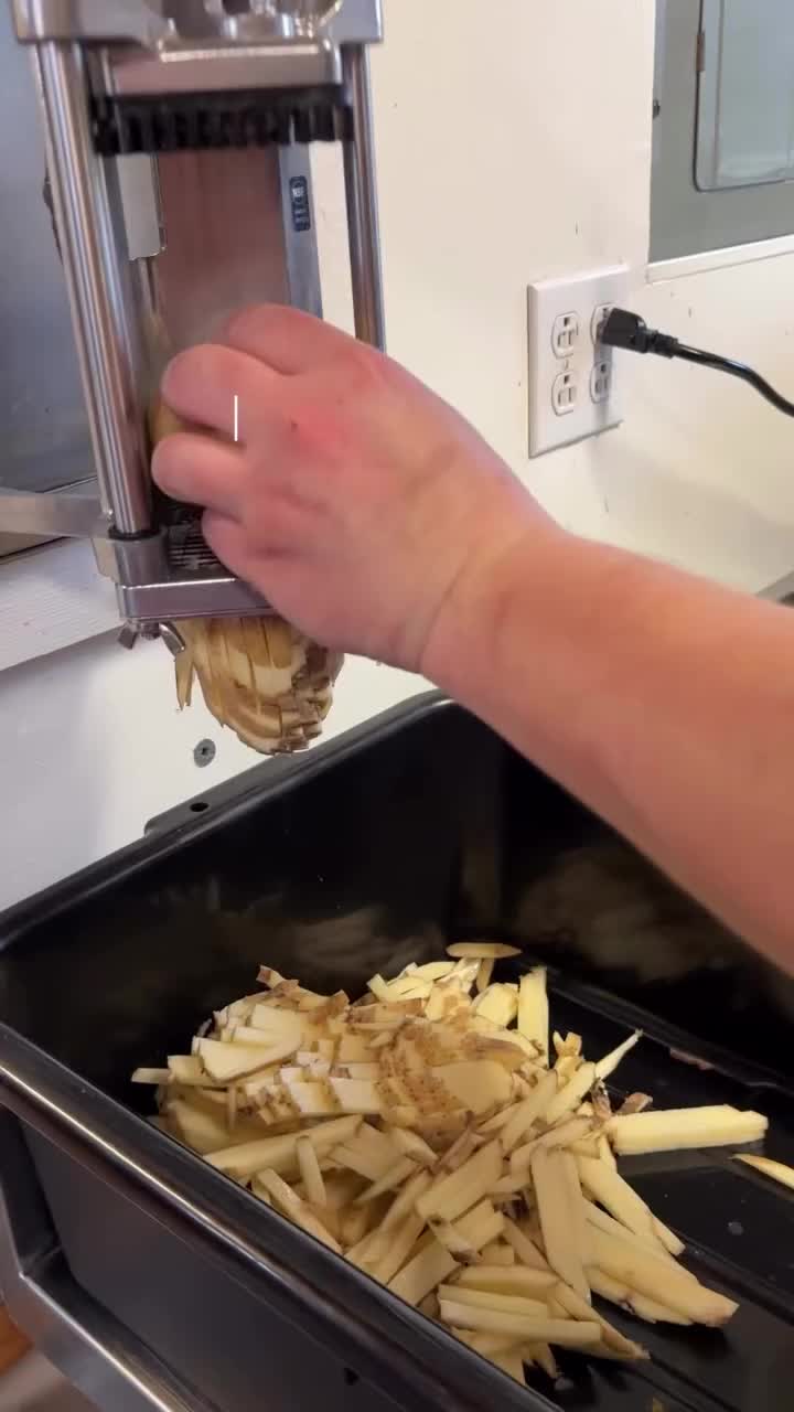 Video post from louies_kitchen_and_bar.