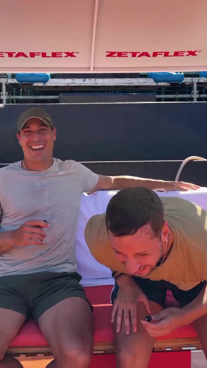 Video post from liveoficial.