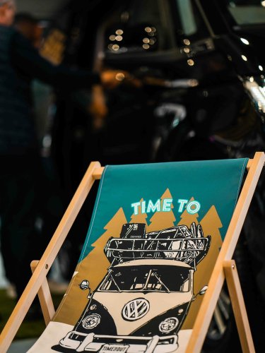 Carousel post from salonautolyon.