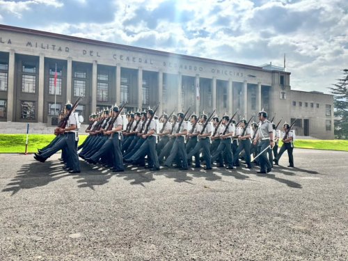 Carousel post from escuelamilitaroficial.