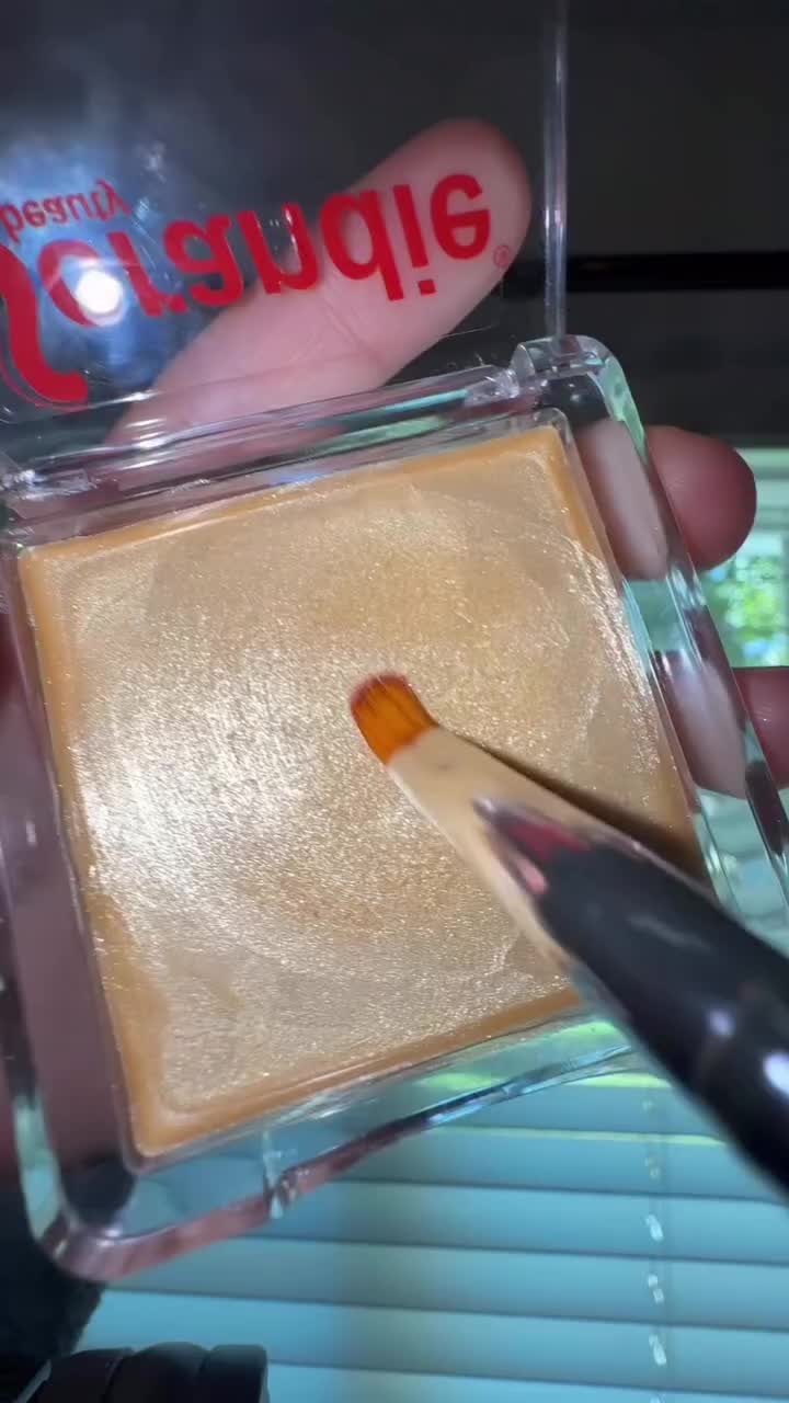 Video post from scrandiebeauty.